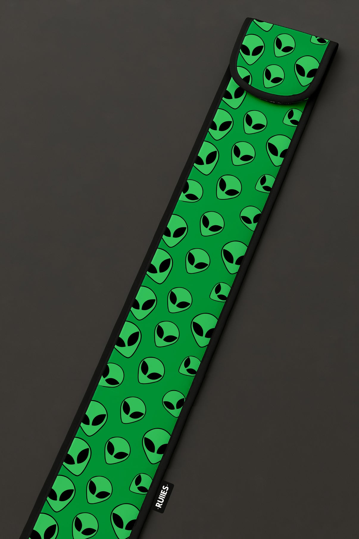 Alien T_Ruler Cover – Rulles